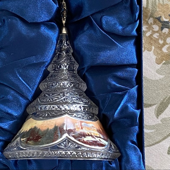 Thomas Kinkade Holiday Reflections Ornament Collection - Picture 2 of 14